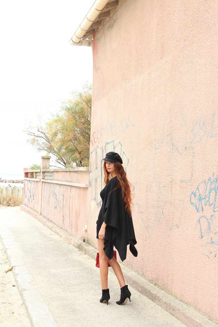 casquette de marin,cape,poncho,blog au pays de candy,blog mode au pays de candy,blog mode montpellier,blog montpellier,sac chanel,petite robe noire,comment porter une casquette de marin